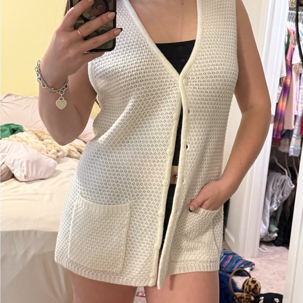 Sleeveless Cream Knit Cardigan
